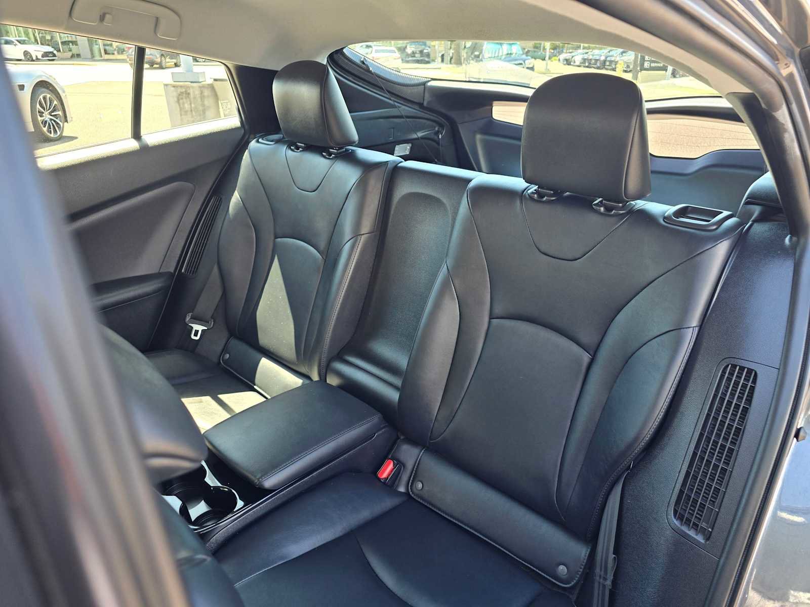 Used 2017 Toyota Prius Prime Premium image 19