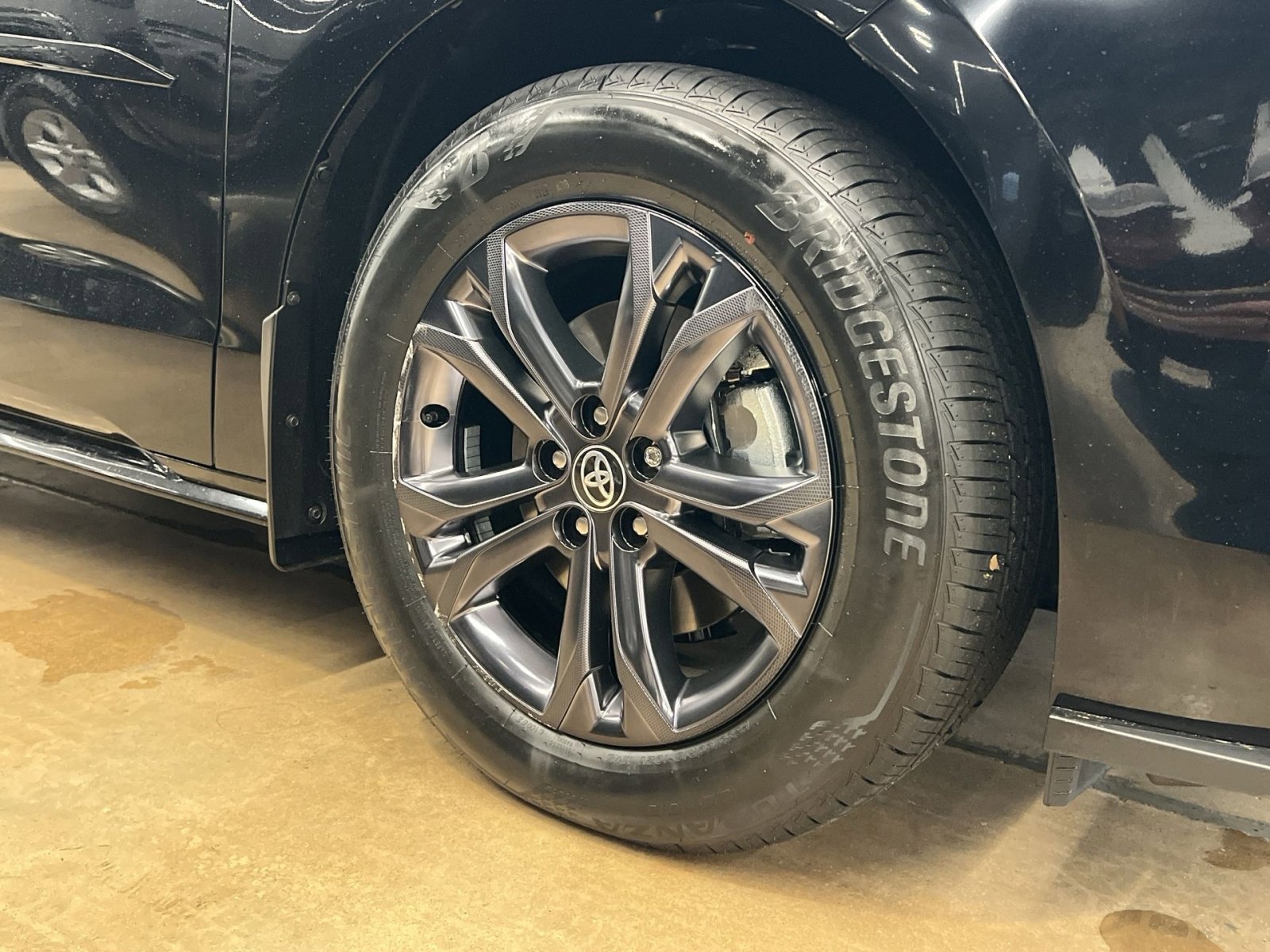 Used 2026 Toyota Sienna XSE image 8