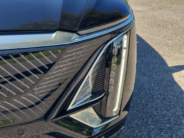 Certified 2024 Cadillac Lyriq Tech RWD image 7