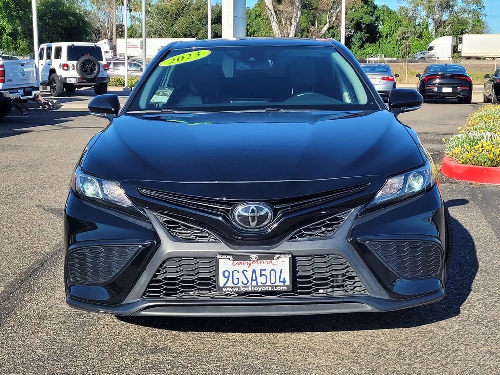 Used 2023 Toyota Camry SE w/ Convenience Package FWD image 2