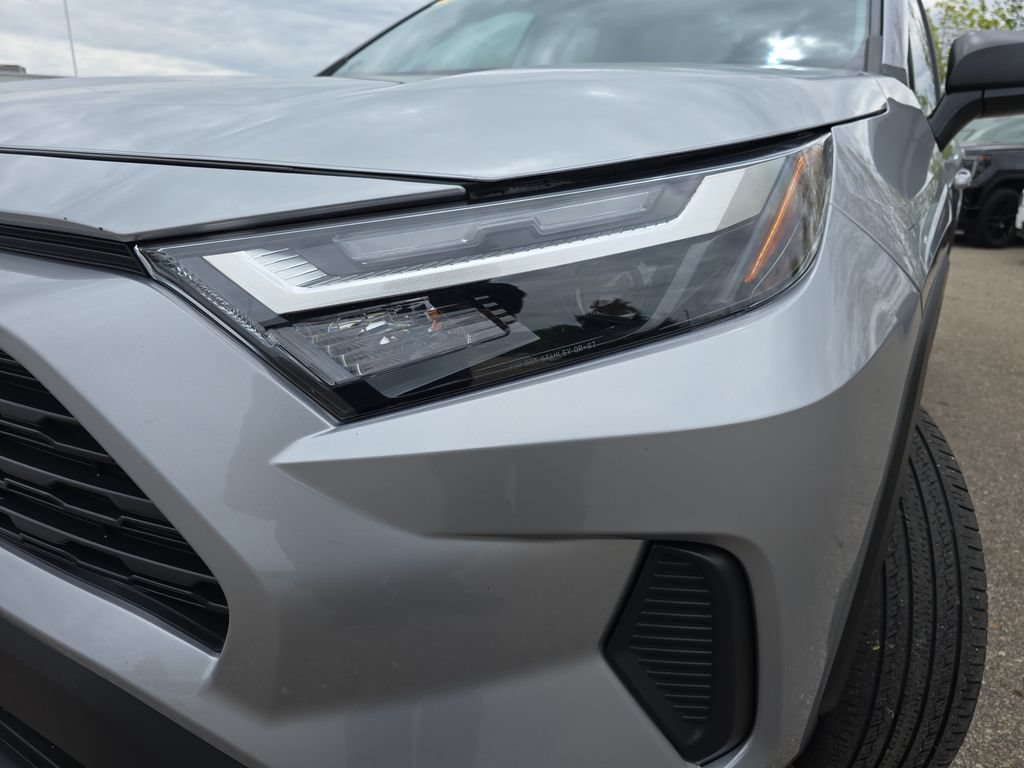 Used 2023 Toyota RAV4 LE FWD image 33