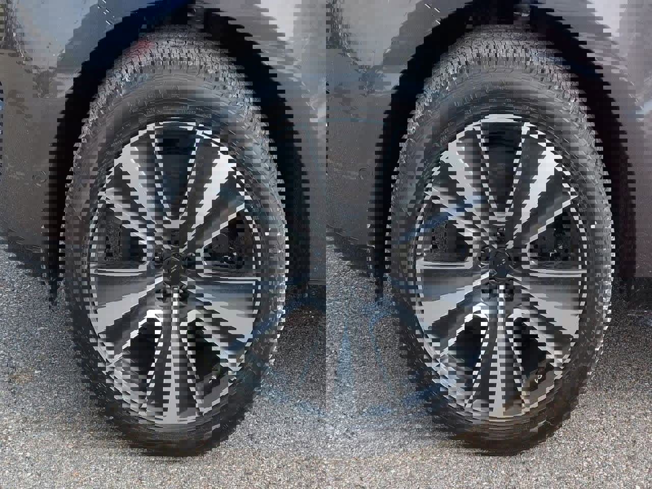 New 2026 Land Rover Range Rover SE image 13