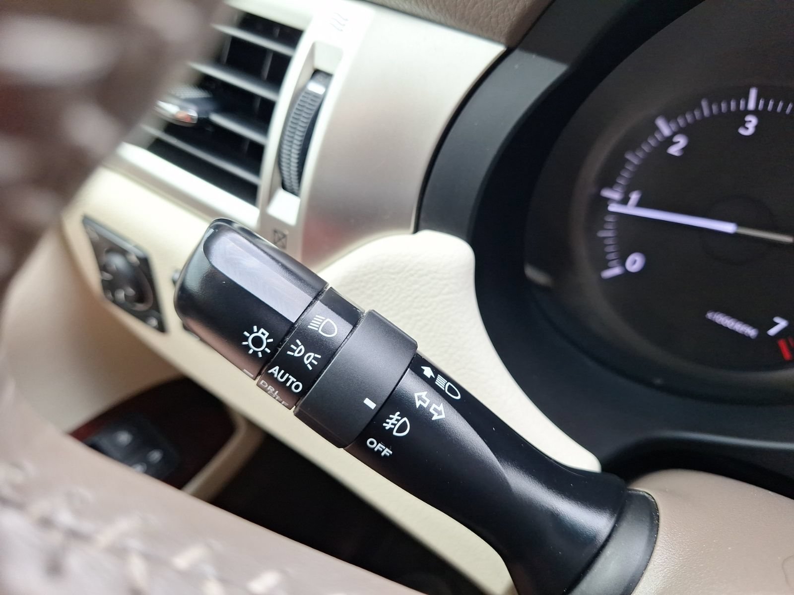 Used 2012 Lexus GX 460 Premium AWD/4WD image 21