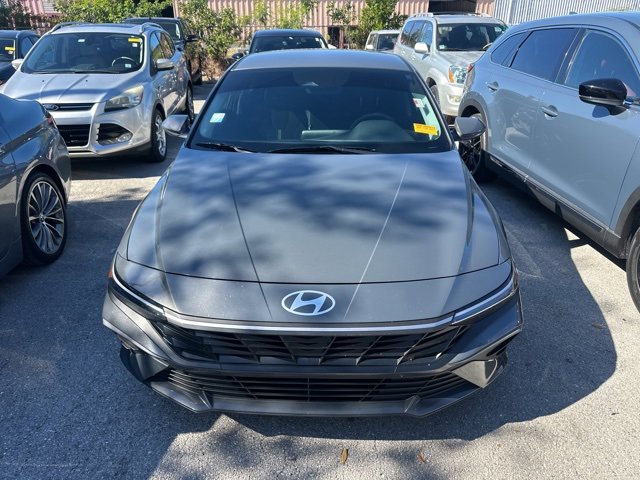 Used 2024 Hyundai Elantra SEL image 3