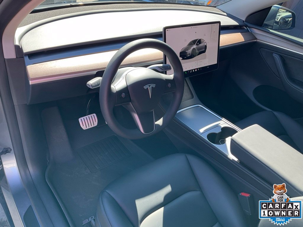 Used 2025 Tesla Model Y Performance AWD/4WD image 6