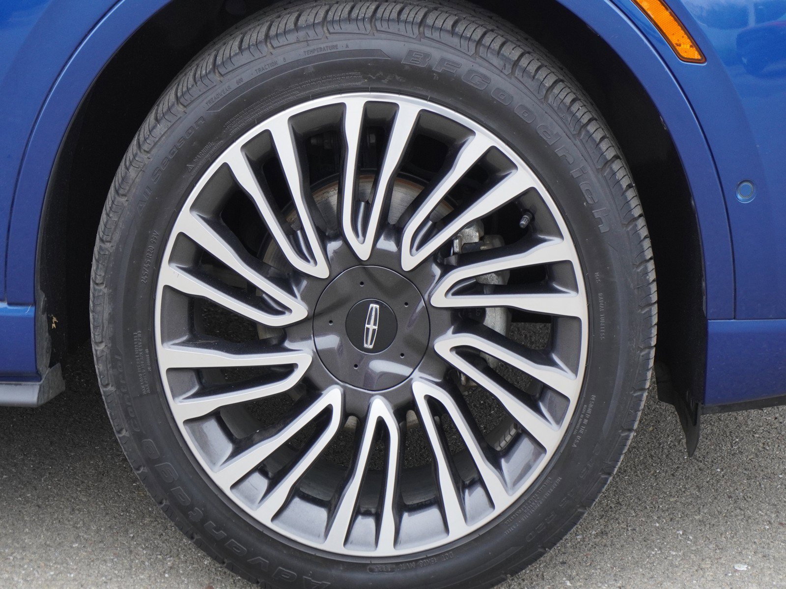 Used 2020 Lincoln Corsair Reserve w/ Equipment Group 201A image 5