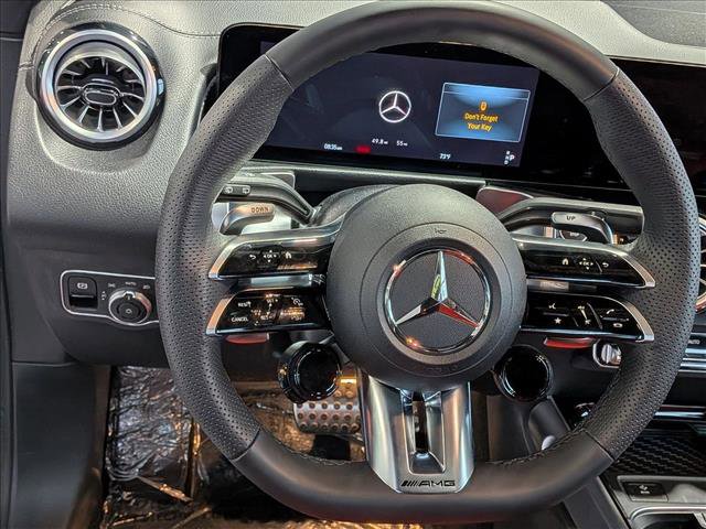 New 2025 Mercedes-Benz GLB 35 AMG 4MATIC image 12