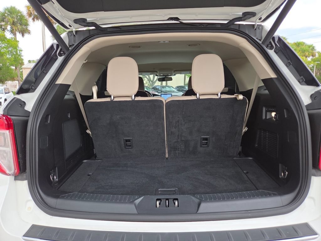 Used 2021 Ford Explorer Limited w/ Equipment Group 301A RWD image 21