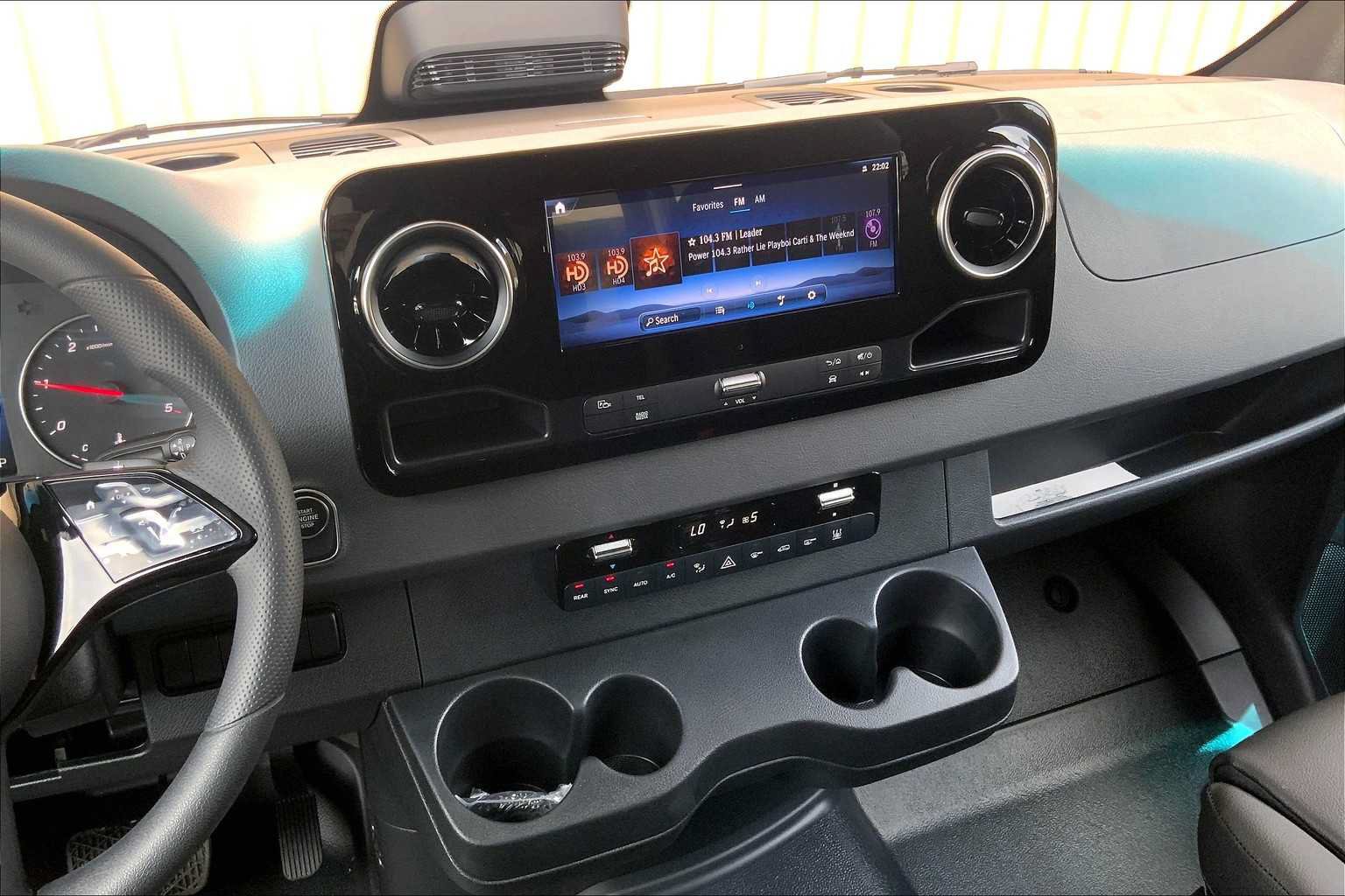 Used 2025 Mercedes-Benz Sprinter 2500 image 21