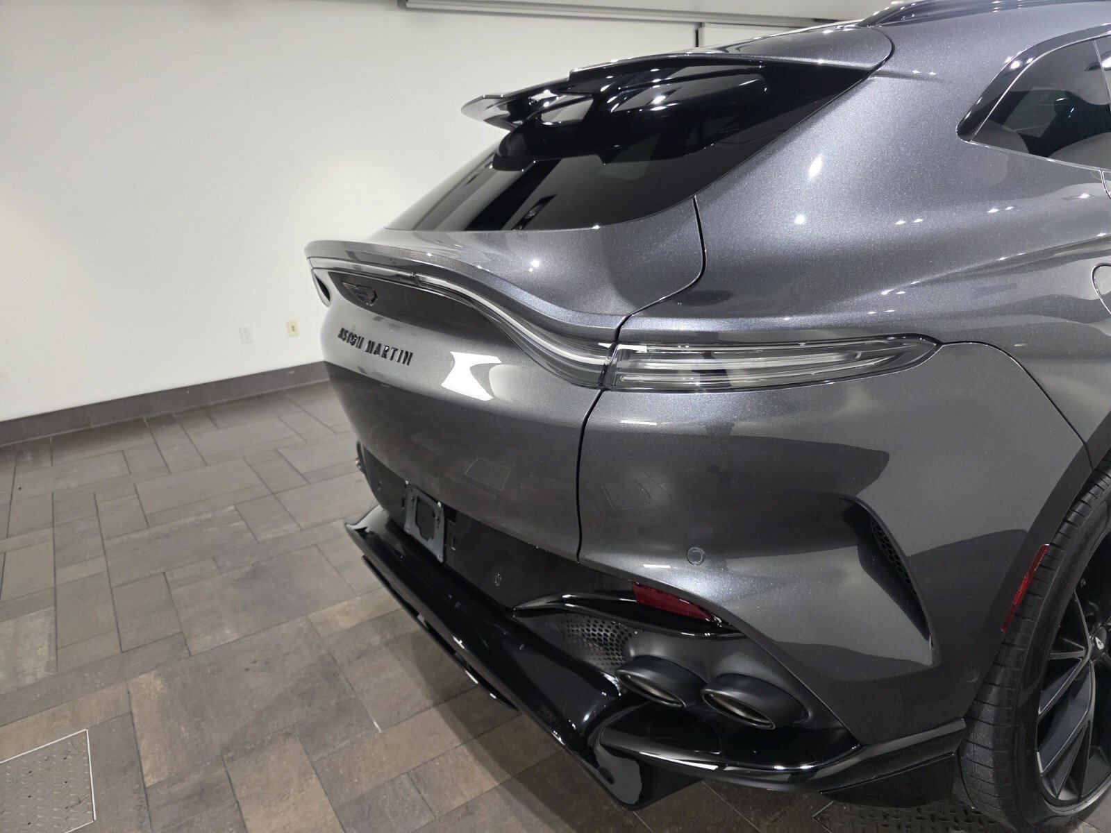 Used 2025 Aston Martin DBX 707 AWD/4WD image 8