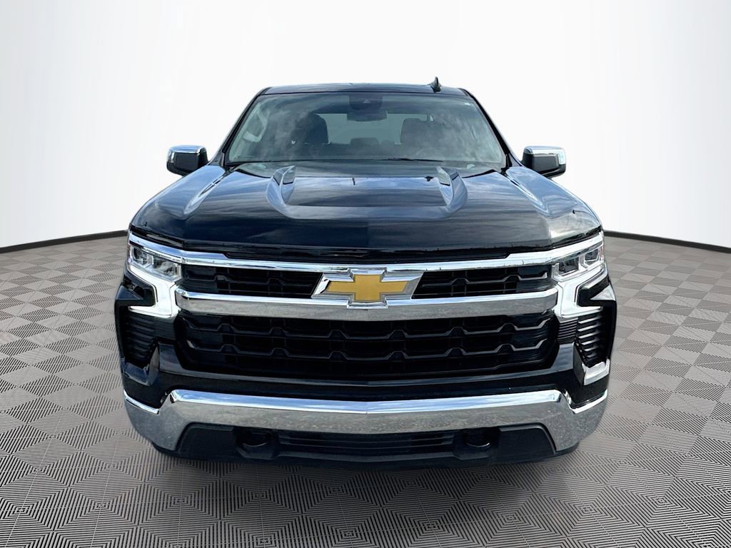 Used 2025 Chevrolet Silverado 1500 LT image 2