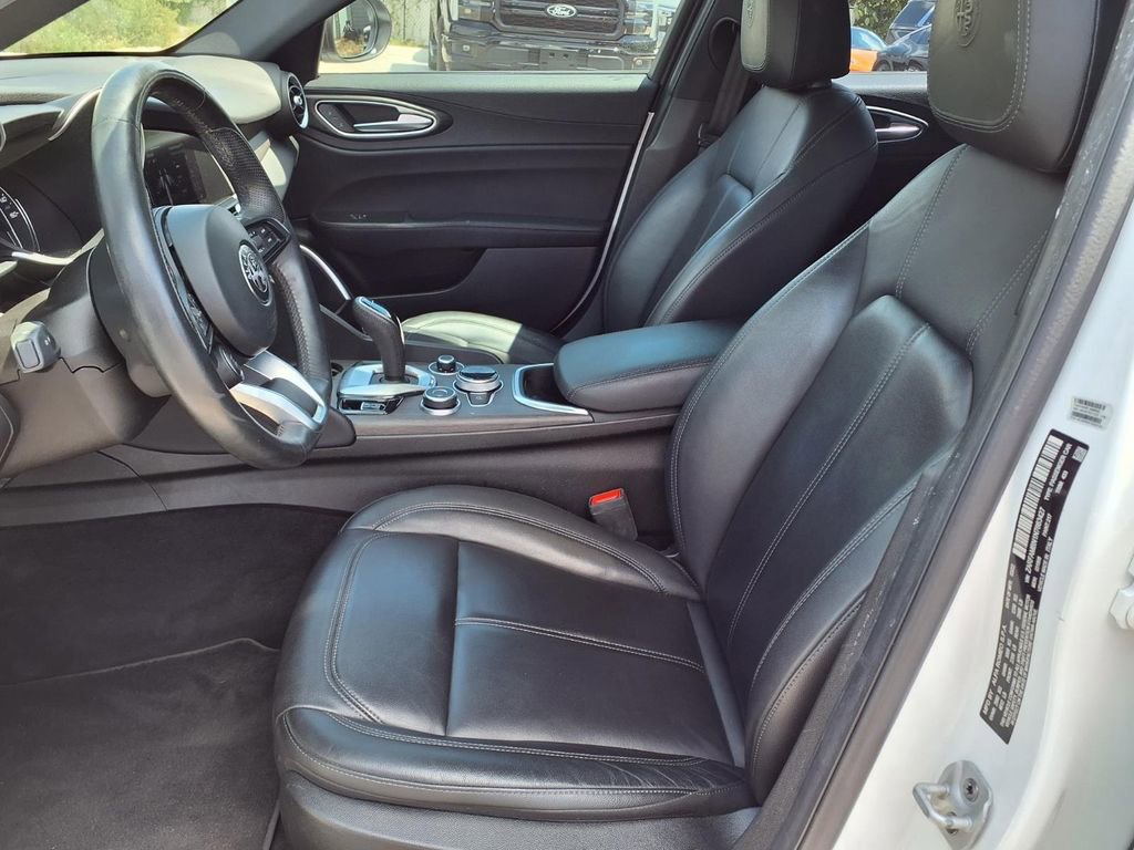 Used 2022 Alfa Romeo Giulia Ti w/ Active Assist Plus Package RWD image 25