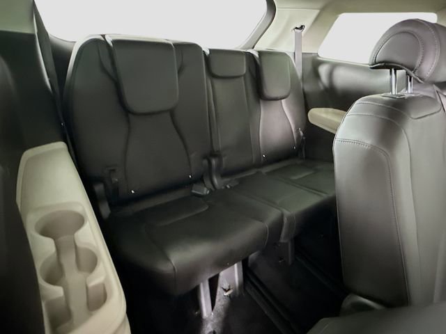 Used 2023 Kia Carnival LX FWD image 26