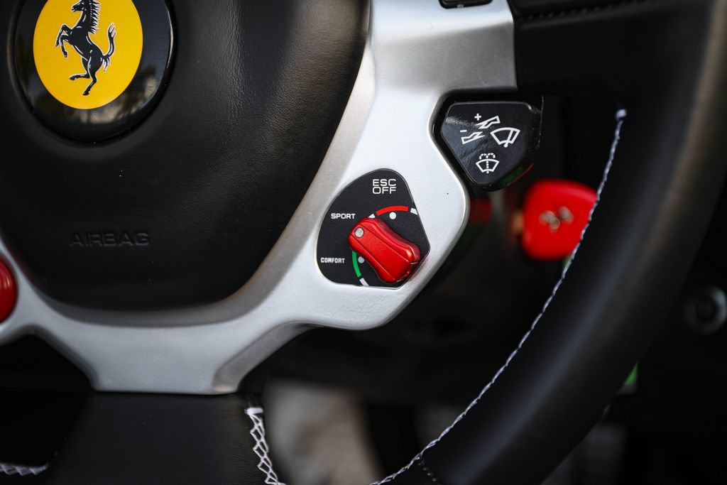 Used 2015 Ferrari California T RWD image 31