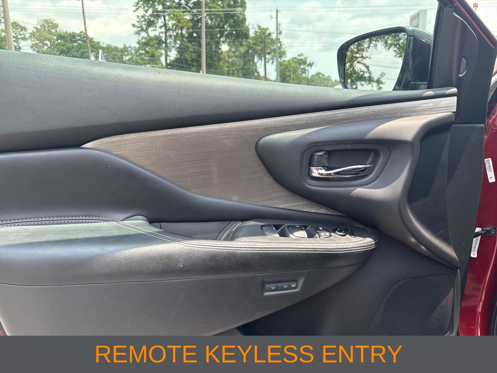 Used 2015 Nissan Murano Platinum w/ Platinum Technology Package AWD/4WD image 3