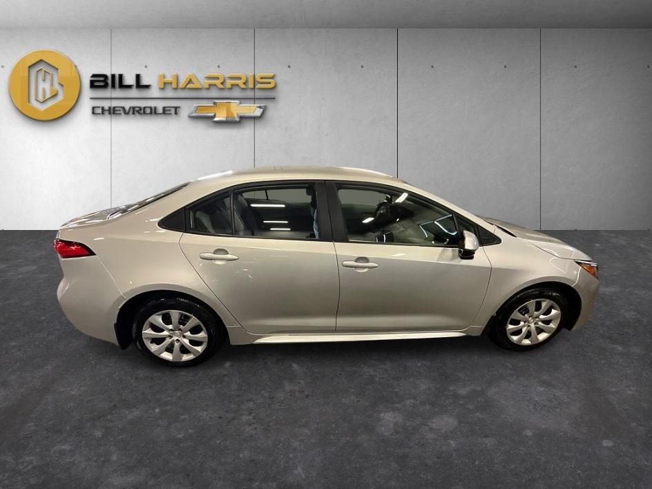 Used 2025 Toyota Corolla LE FWD image 10