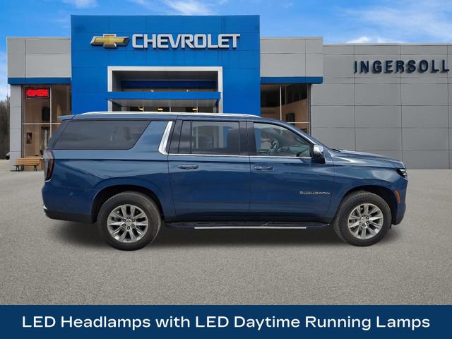 Used 2025 Chevrolet Suburban Premier AWD/4WD image 30