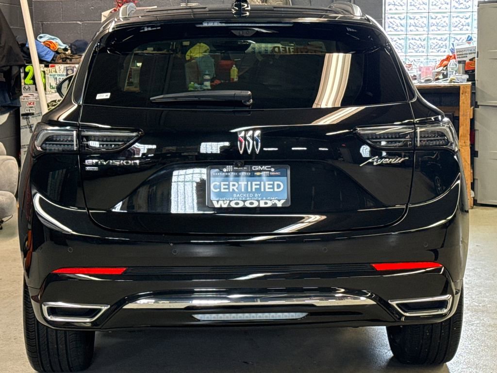 Certified 2025 Buick Envision Avenir image 8