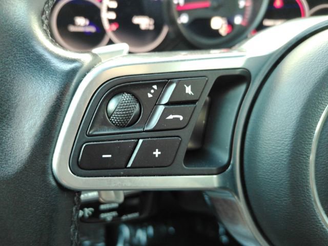 Used 2020 Porsche Cayenne AWD/4WD image 36