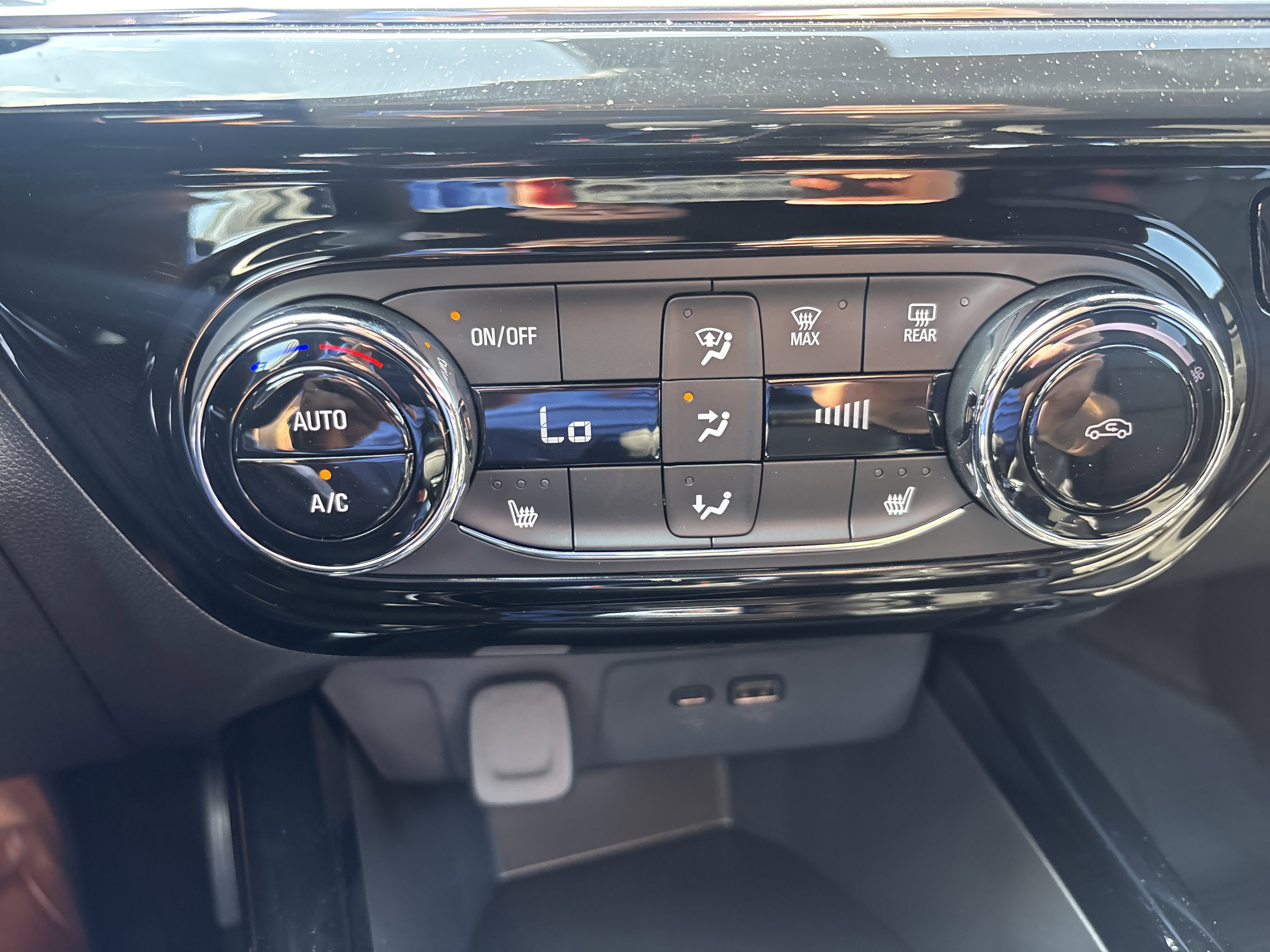 New 2025 Chevrolet Trax RS w/ Driver Confidence Package image 19