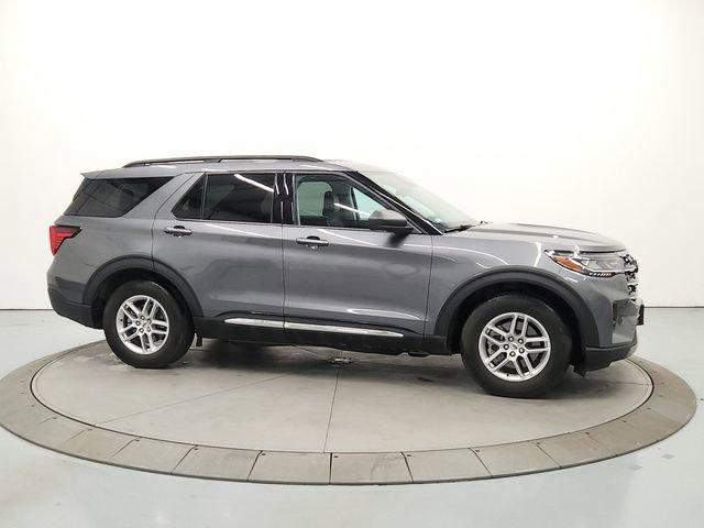 Used 2025 Ford Explorer Active w/ Active Comfort Package image 8