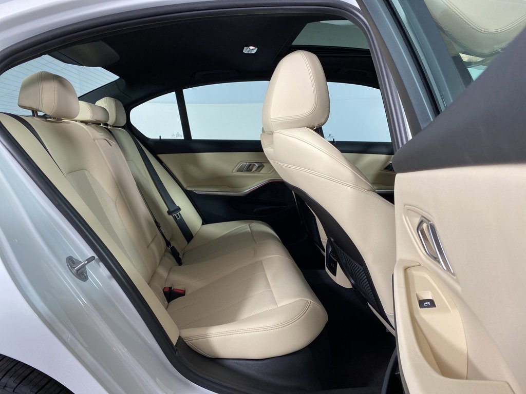 Certified 2023 BMW 330i xDrive Sedan w/ Driving Assistance Package image 32