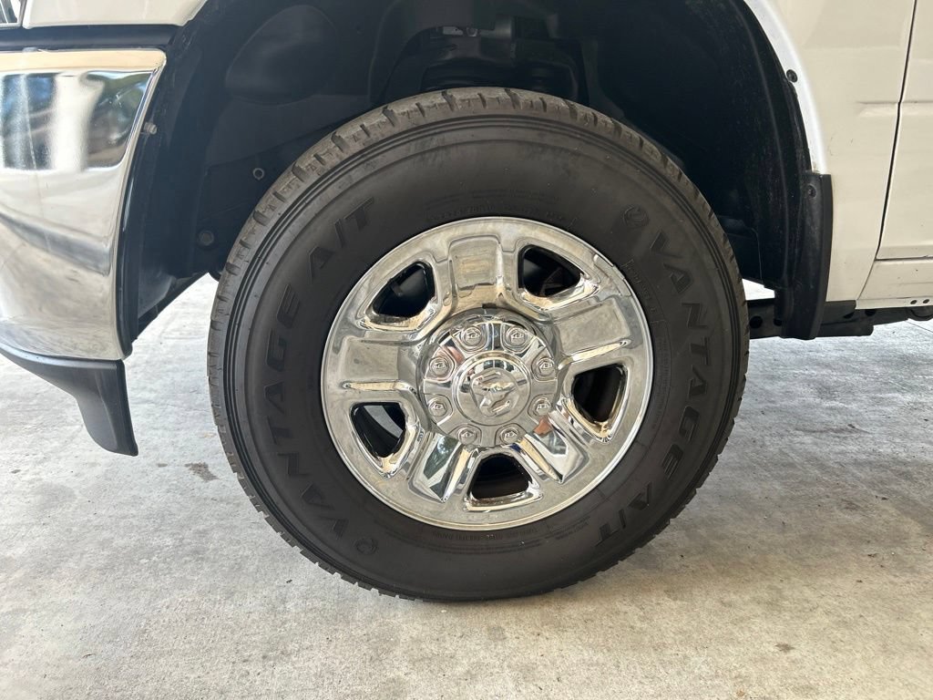 Used 2025 RAM 2500 Tradesman w/ Chrome Appearance Group AWD/4WD image 13