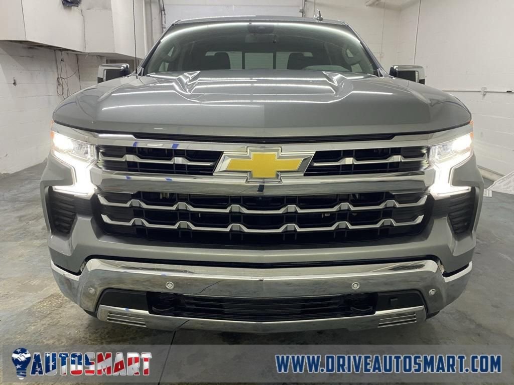 Used 2025 Chevrolet Silverado 1500 LTZ AWD/4WD image 21
