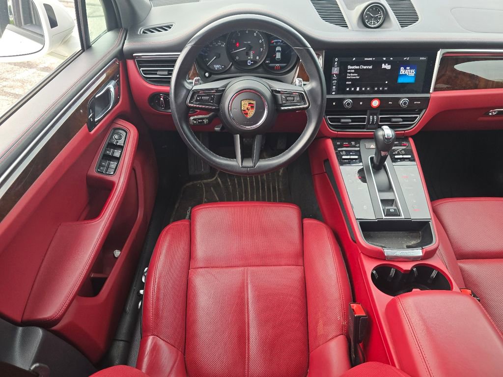 Used 2023 Porsche Macan Turbo AWD/4WD image 18