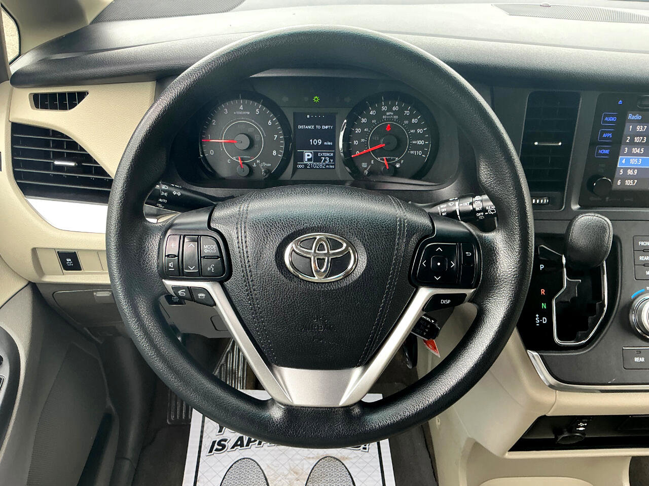 Used 2017 Toyota Sienna LE image 22