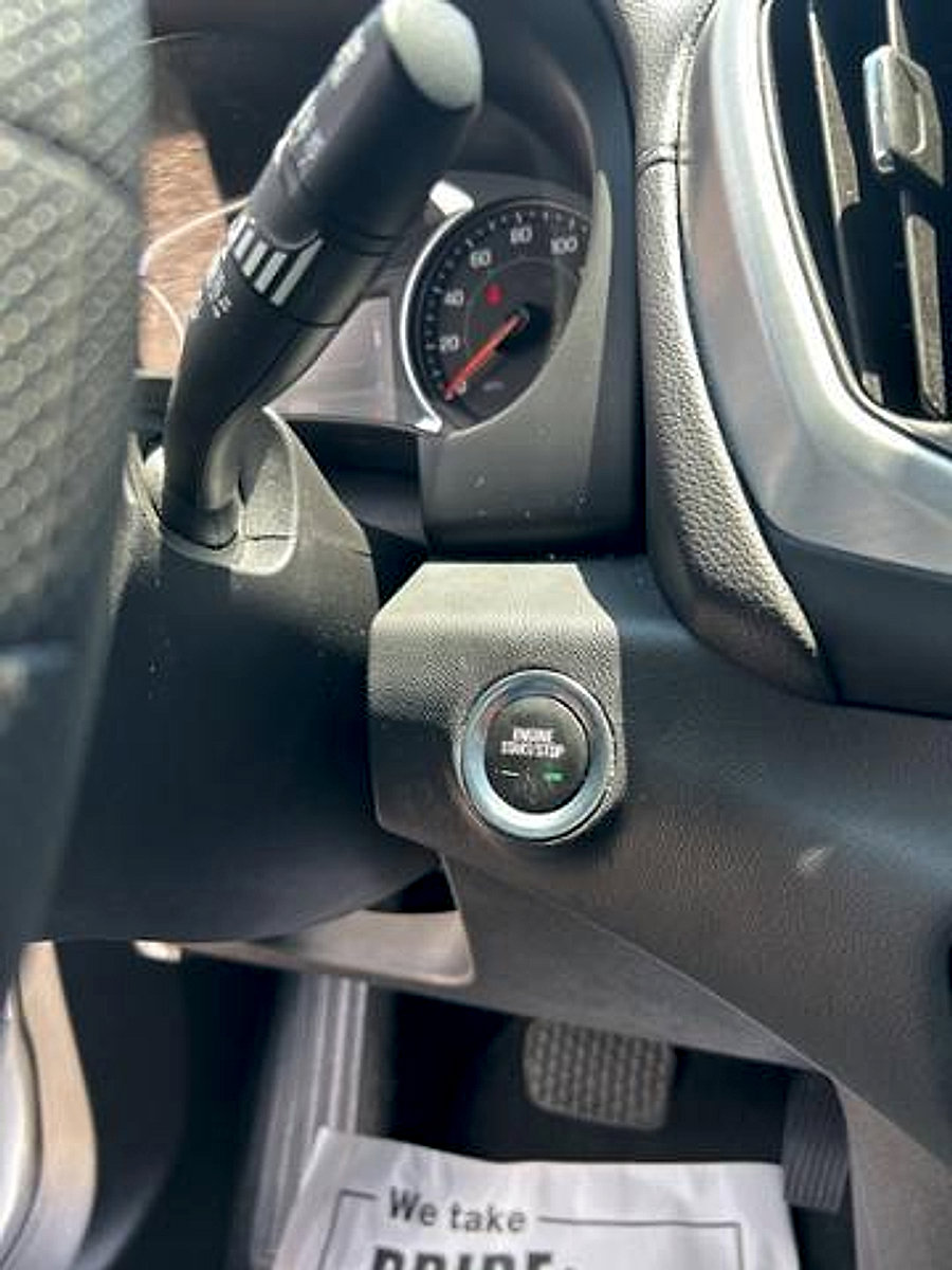 Used 2023 GMC Terrain SLE w/ Elevation Edition image 12