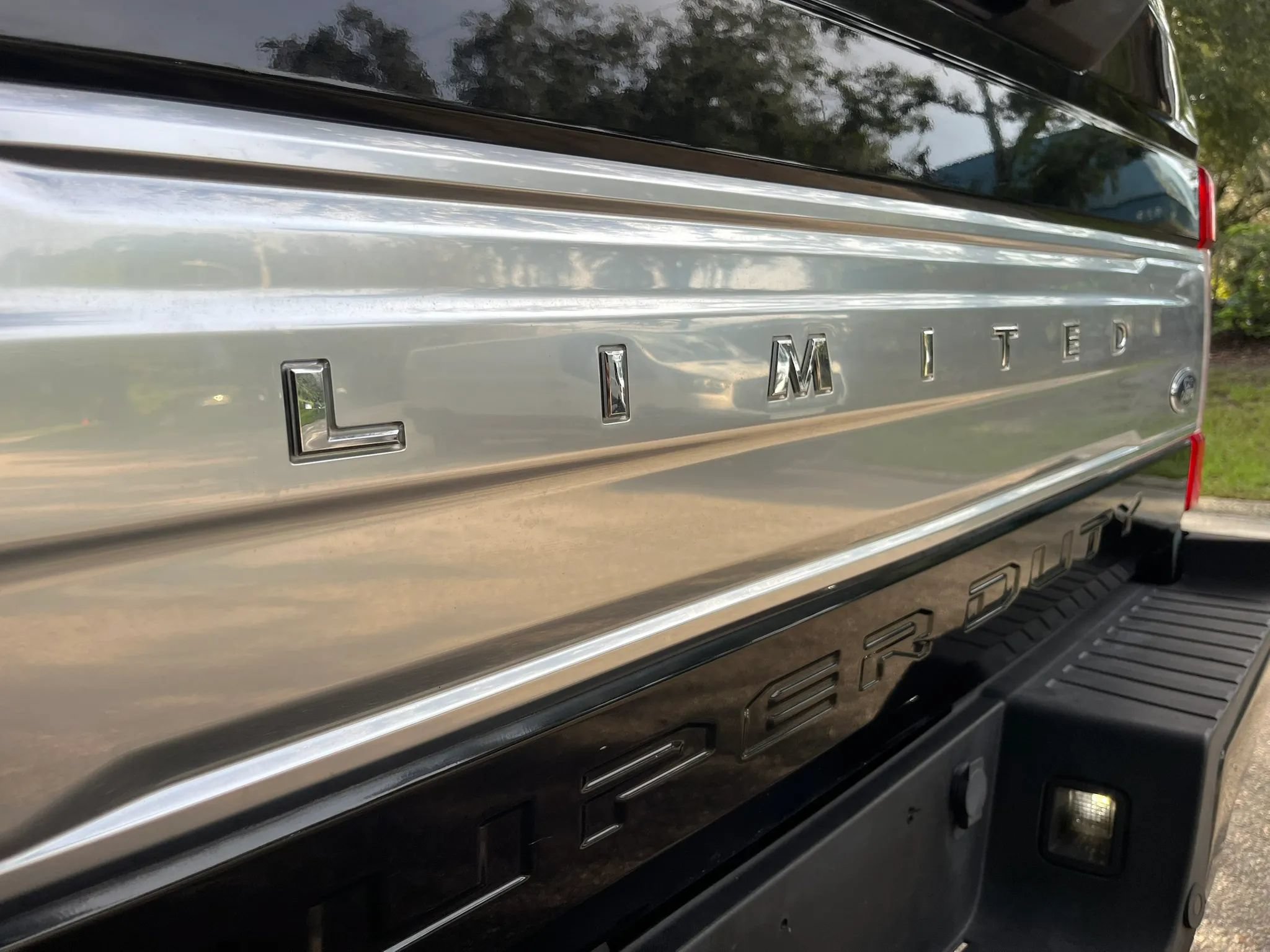 Used 2019 Ford F350 Limited AWD/4WD image 15
