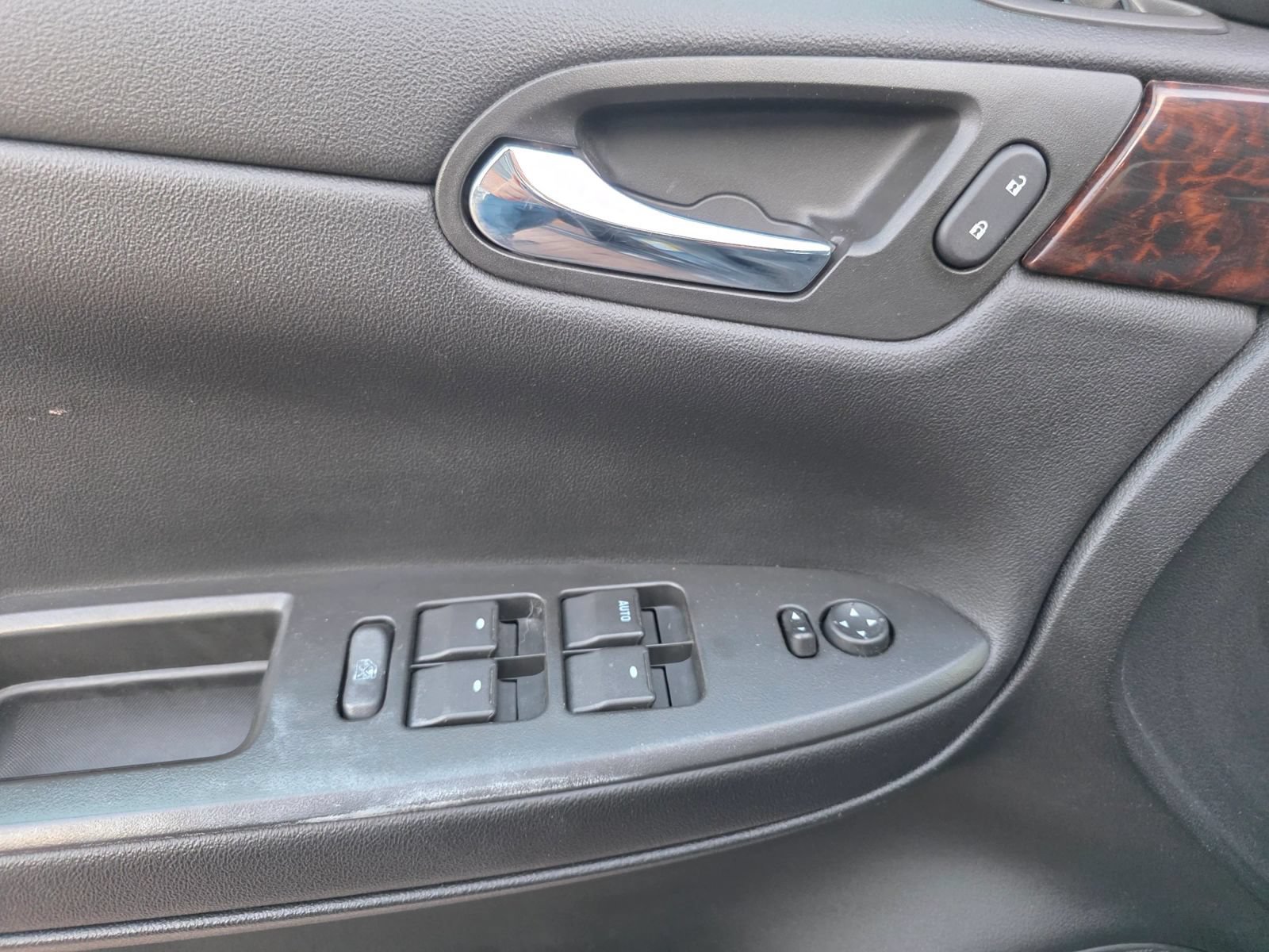 Used 2014 Chevrolet Impala Limited LS FWD image 9