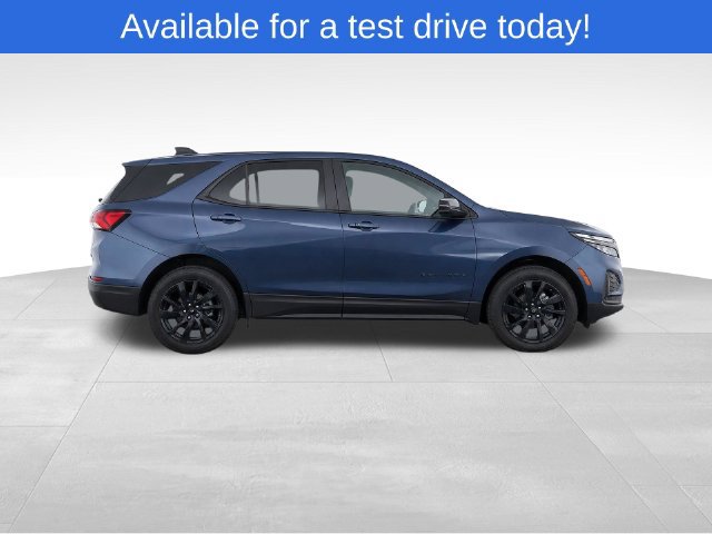 Used 2024 Chevrolet Equinox LS w/ LS Convenience Package FWD image 3