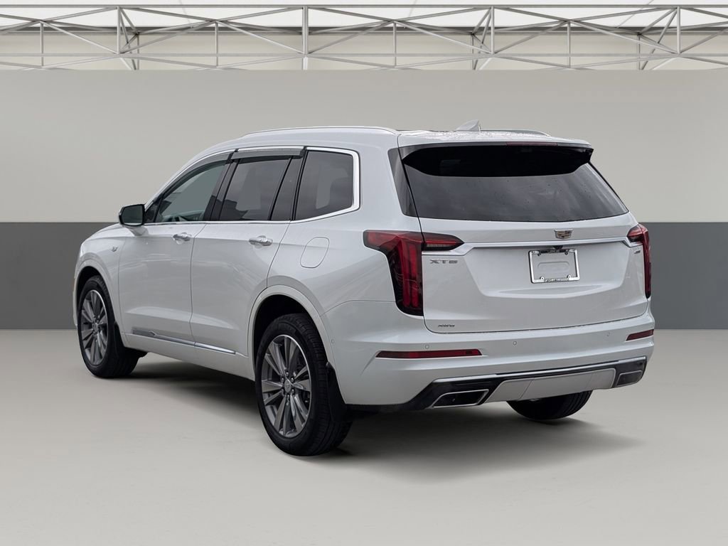Used 2022 Cadillac XT6 Premium Luxury w/ Technology Package image 7