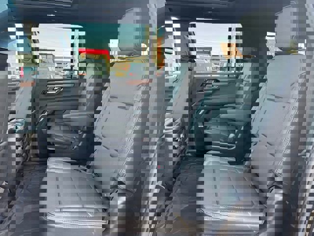 New 2026 GMC Yukon XL Denali w/ Denali Reserve Package image 24