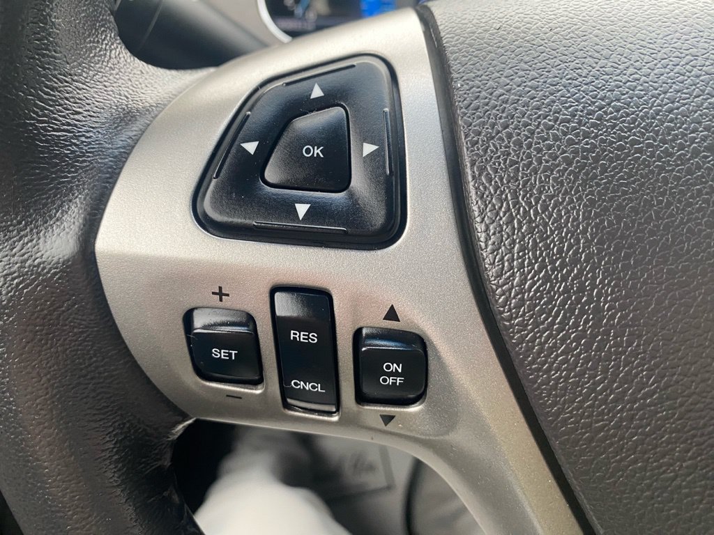 Used 2018 Ford Taurus Limited FWD image 16