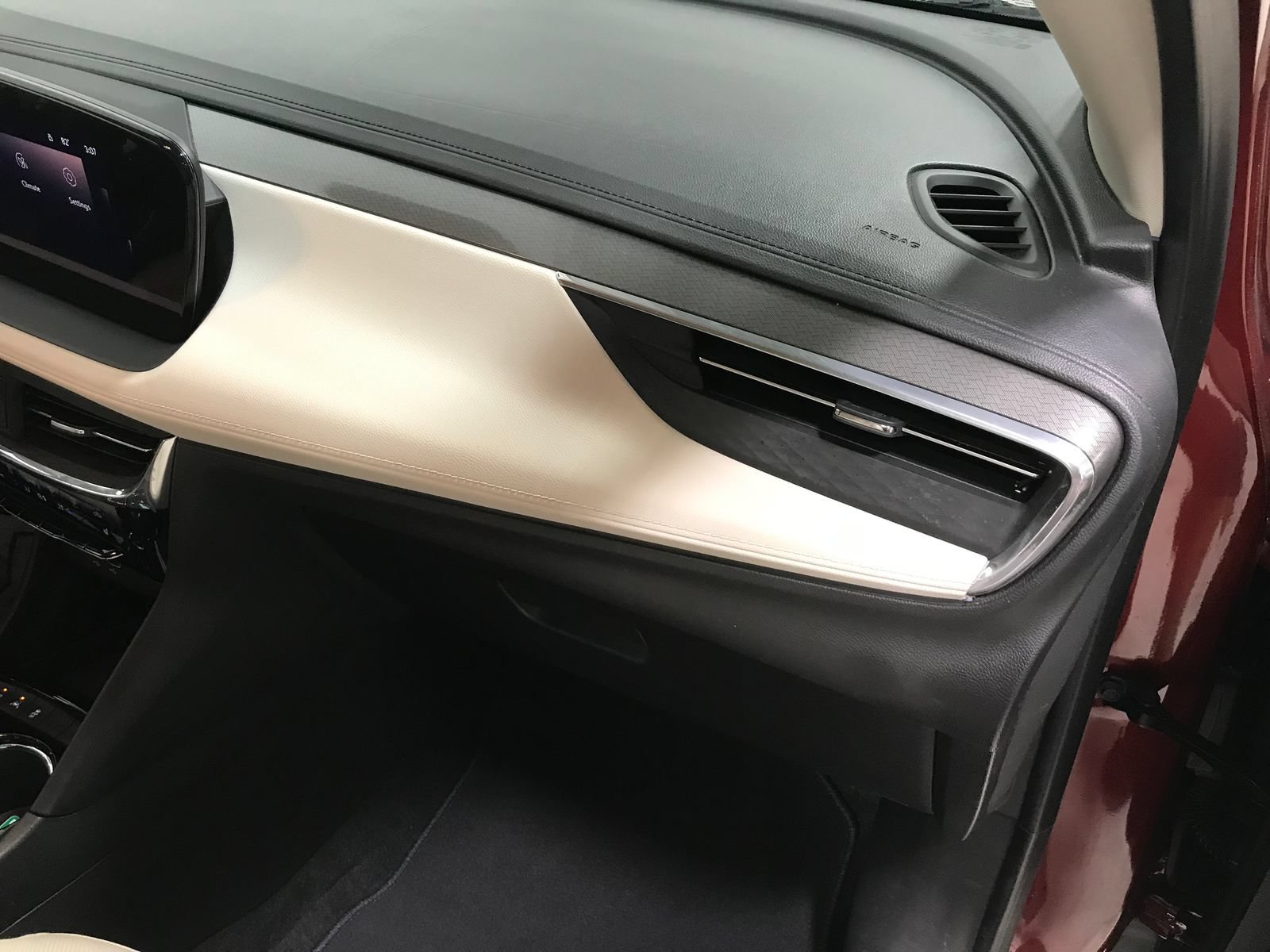 Used 2024 Buick Encore GX Avenir AWD/4WD image 17