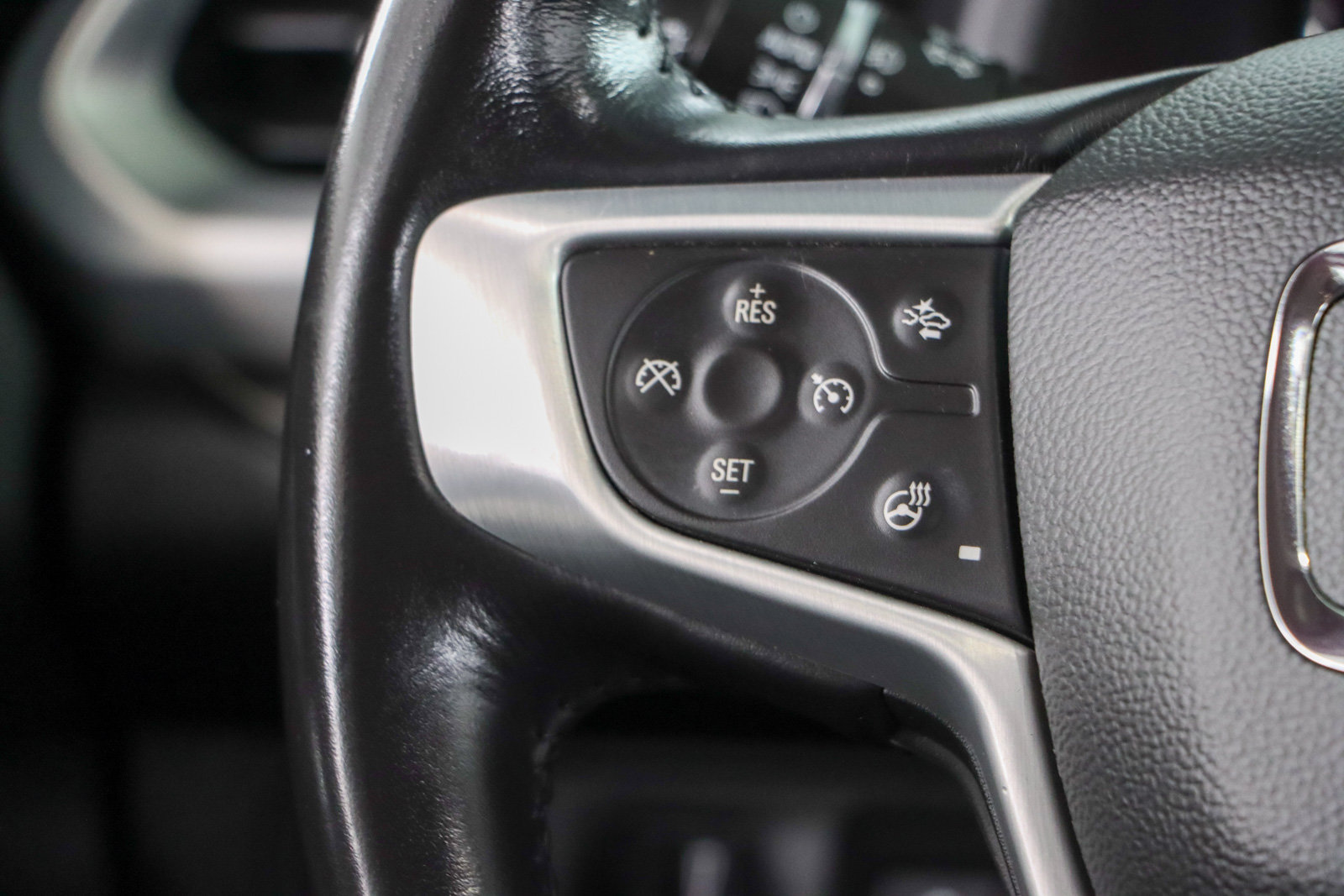 Used 2022 GMC Acadia SLT w/ Technology Package FWD image 13