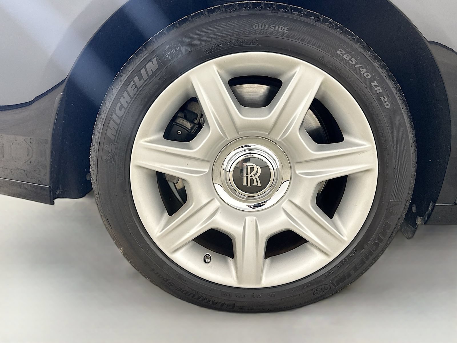 Used 2010 Rolls-Royce Ghost RWD image 57
