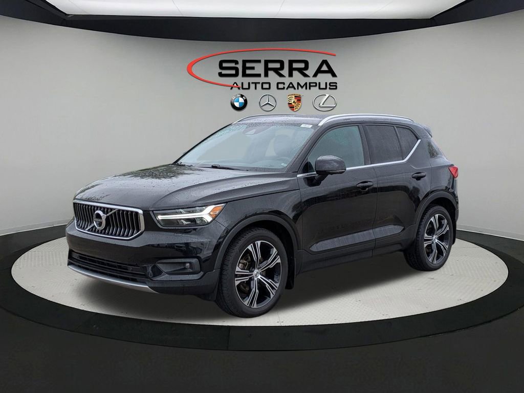 Used 2020 Volvo XC40 T4 Inscription FWD image 1