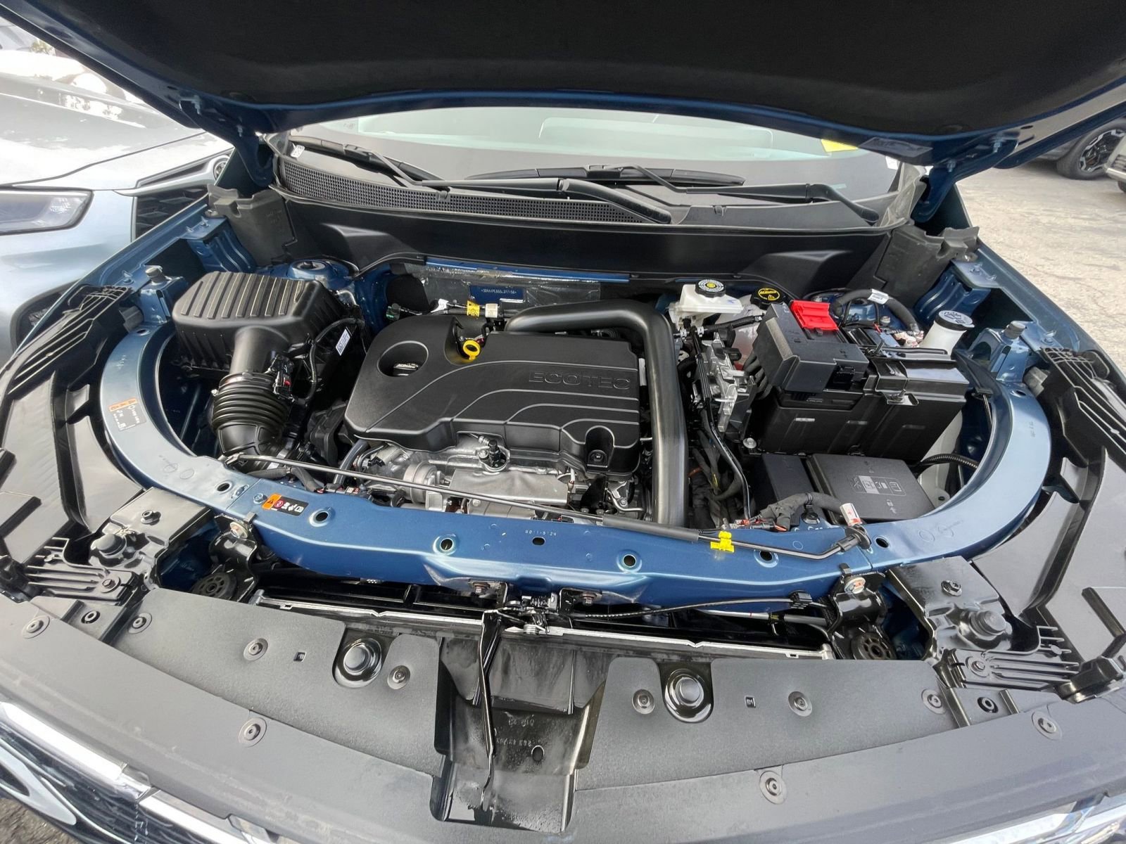 Used 2025 Chevrolet Equinox LT image 32