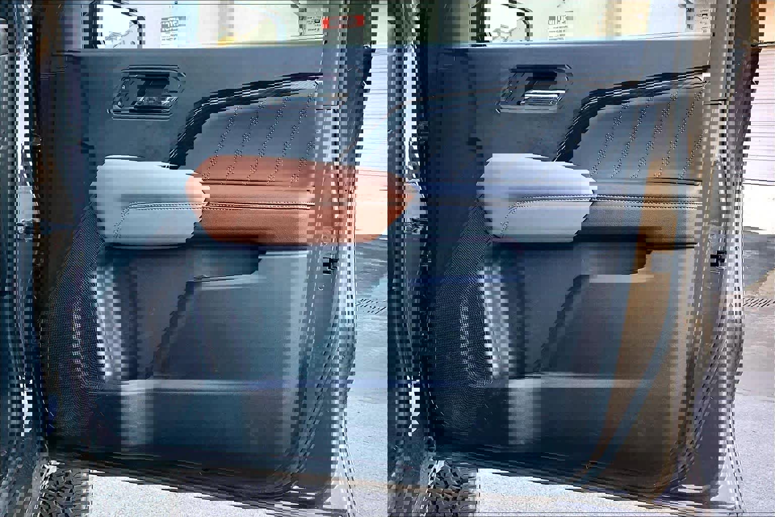 Used 2023 GMC Canyon AT4 w/ Technology Package image 25