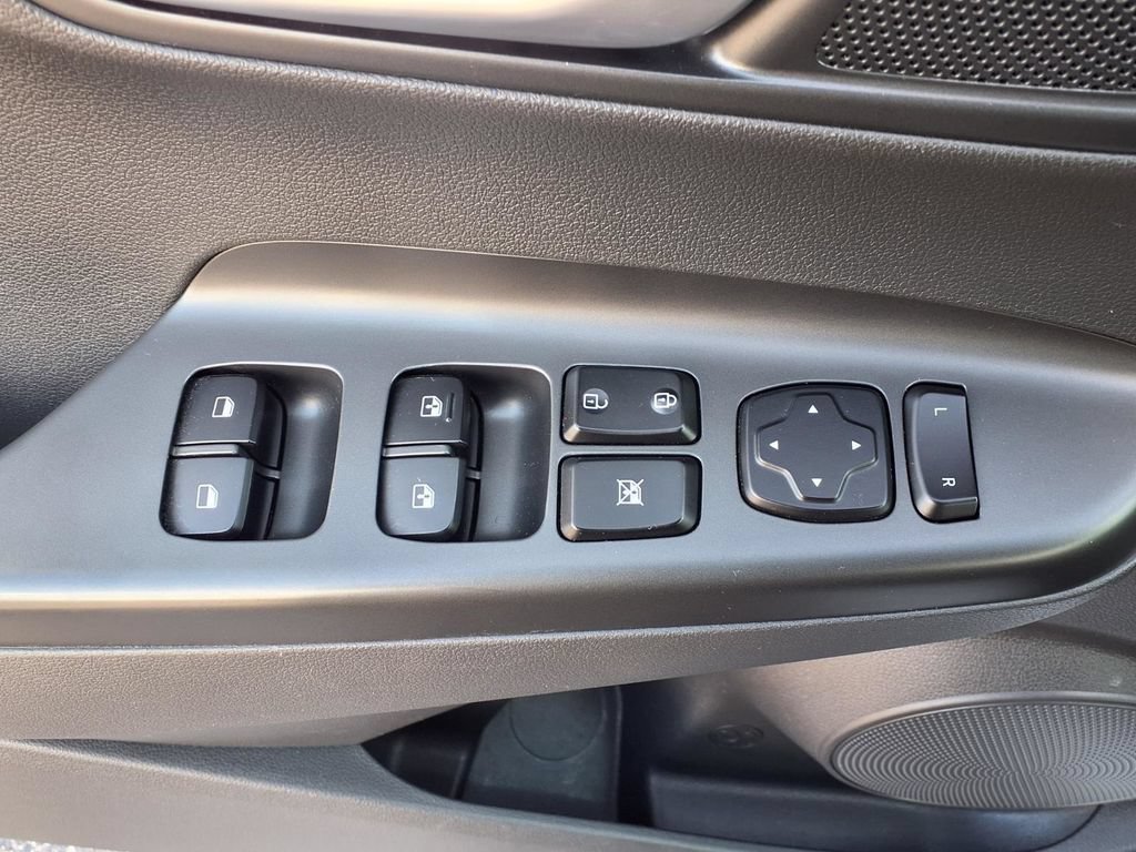 Used 2022 Hyundai Kona SEL w/ Convenience Package FWD image 11