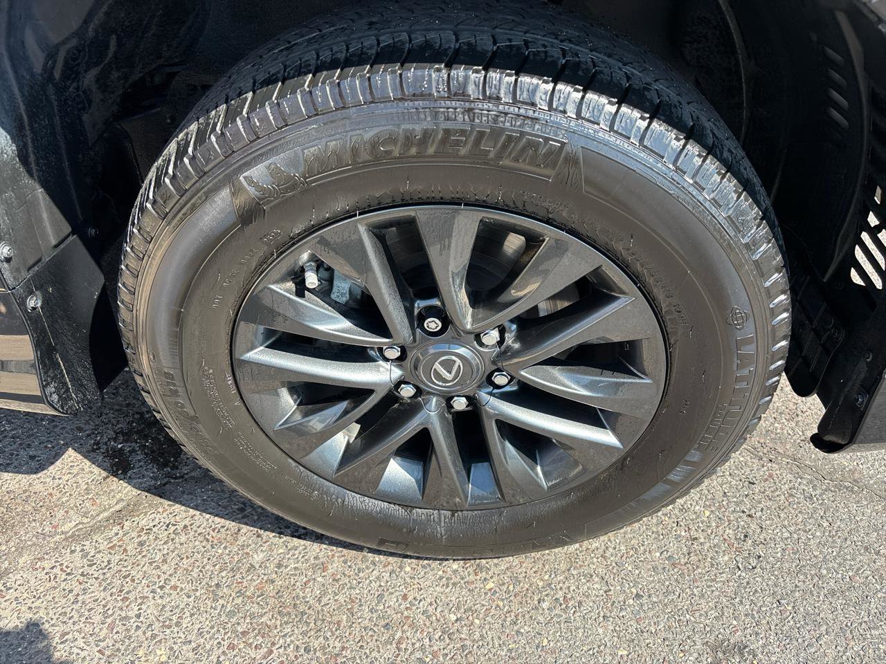 Used 2023 Lexus GX 460 Premium w/ Premium Plus Package image 22