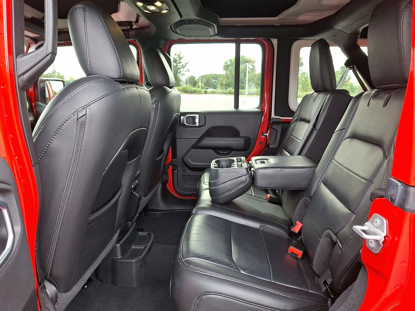 Used 2022 Jeep Wrangler Unlimited Sahara image 10