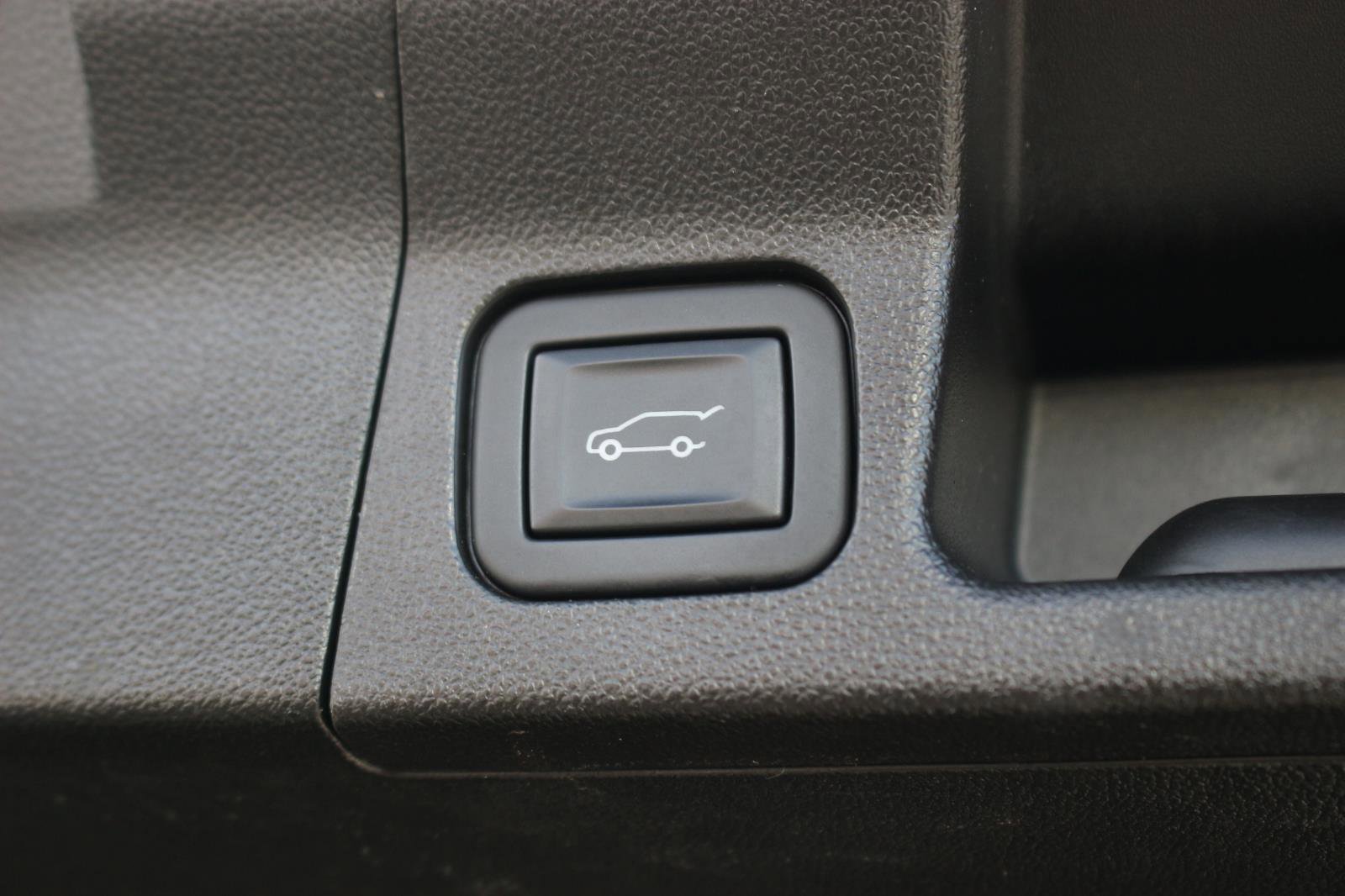 Used 2023 GMC Acadia Denali w/ Black Diamond Edition image 12