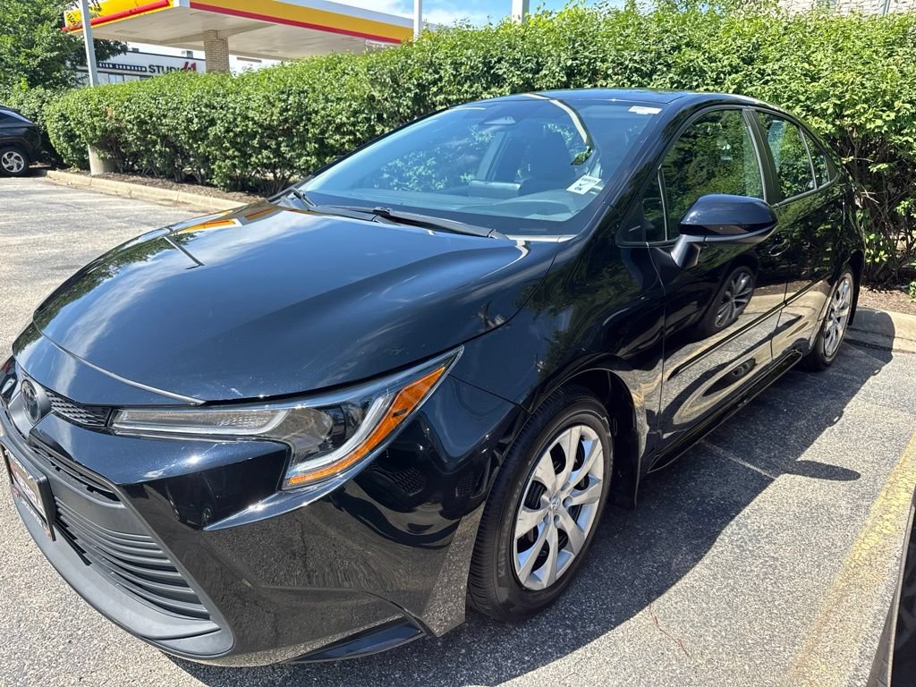 Used 2023 Toyota Corolla LE w/ Carpet Mat Package (TMS) FWD image 2
