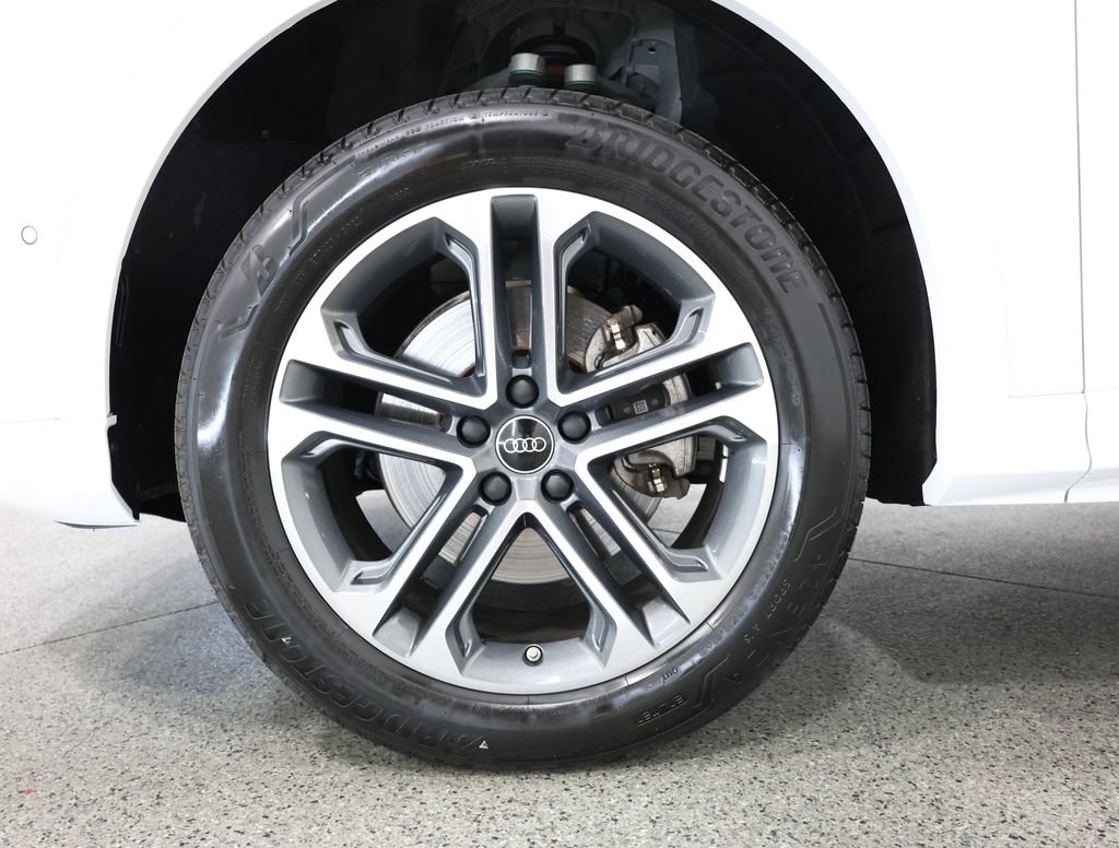Used 2025 Audi Q5 Premium w/ Convenience Package AWD/4WD image 5
