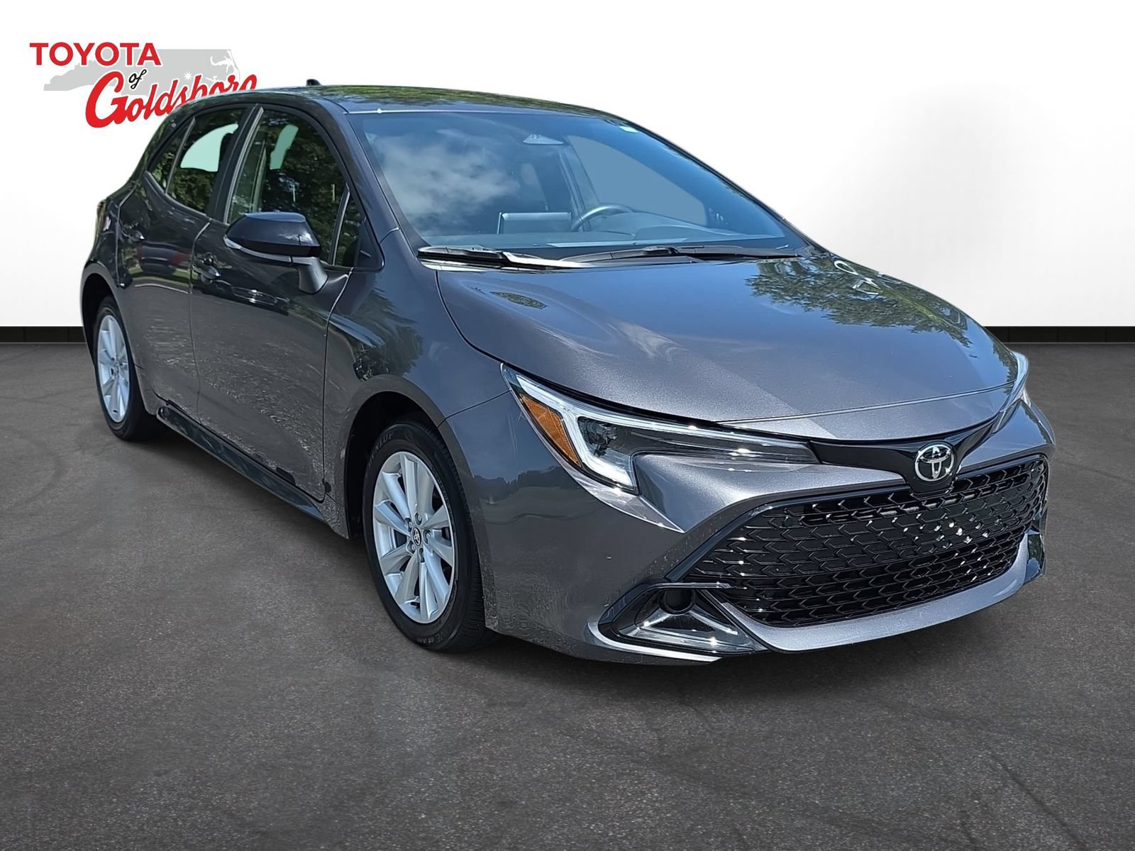 Used 2026 Toyota Corolla SE FWD image 3